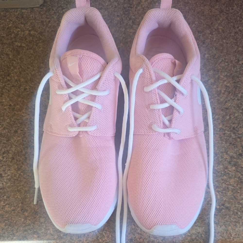 Nike Women's Soft Pink Lace-Up Sneakers